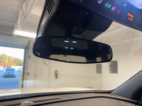 New 2025 Chevrolet Traverse LT image 16