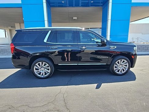 Used 2021 GMC Yukon SLT image 2