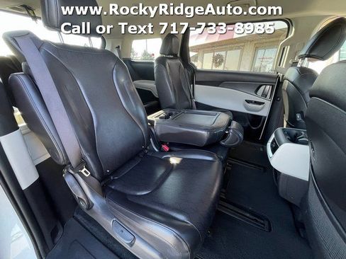 Used 2024 Kia Carnival LX image 26