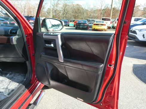 Used 2014 Toyota 4Runner Limited image 27