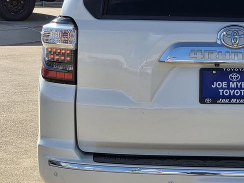Used 2017 Toyota 4Runner Limited AWD/4WD image 10