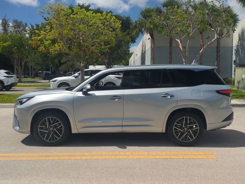 Used 2025 Lexus TX 350 AWD w/ Technology Package image 9