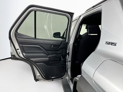 Used 2025 Toyota 4Runner SR5 AWD/4WD image 25