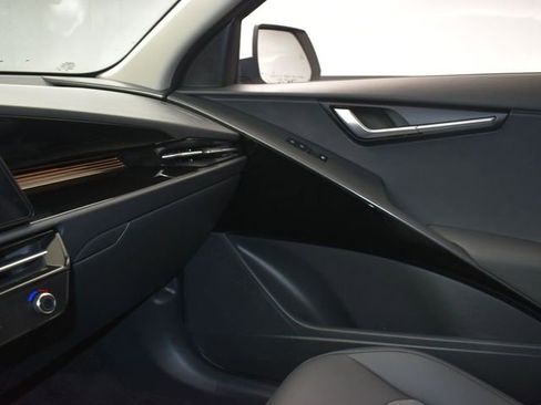 Used 2025 Kia Niro EX image 23