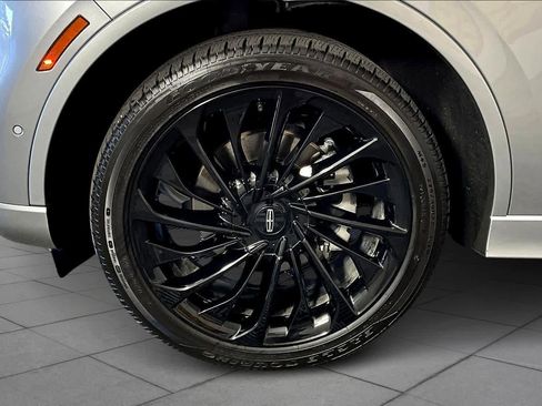 Used 2024 Lincoln Aviator Black Label w/ Jet Package image 9