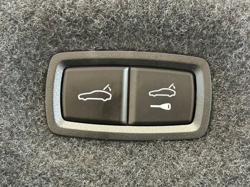 Used 2022 Audi e-tron GT Premium Plus w/ Performance Package image 39