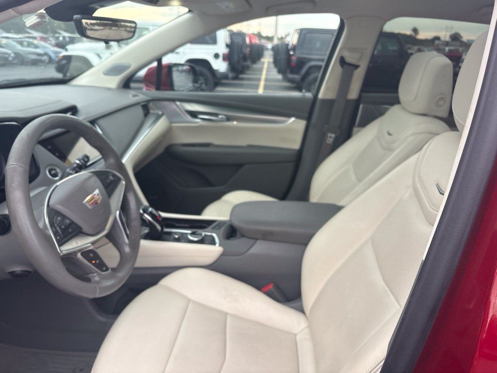 Used 2024 Cadillac XT5 Premium Luxury w/ Technology Package FWD image 17