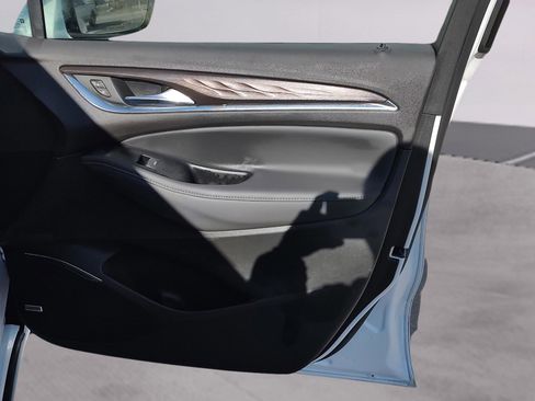 Used 2023 Buick Enclave Avenir w/ Avenir Technology Package image 17