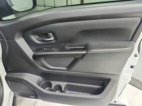 Used 2020 Nissan Titan PRO-4X w/ Pro-4x Convenience Package image 39