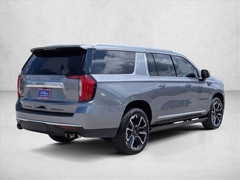 Used 2022 GMC Yukon XL Denali AWD/4WD image 8