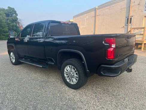 Used 2020 Chevrolet Silverado 2500 High Country w/ Z71 Off-Road Package AWD/4WD image 9