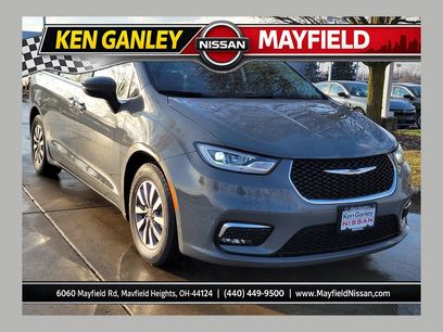 Used 2023 Chrysler Pacifica Touring-L