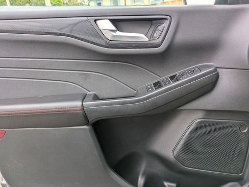 Used 2025 Ford Escape ST-Line image 9