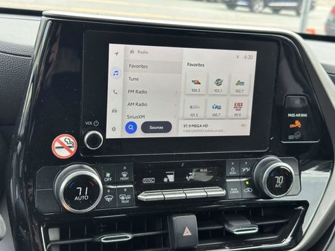 Used 2023 Toyota Highlander LE image 26