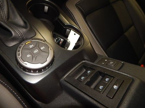 New 2025 Ford Bronco Outer Banks image 22