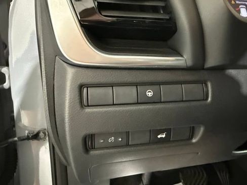 Used 2021 Nissan Rogue SL w/ Premium Package FWD image 21