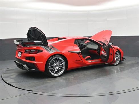 Used 2024 Chevrolet Corvette Z06 w/ Z07 Performance Package image 47