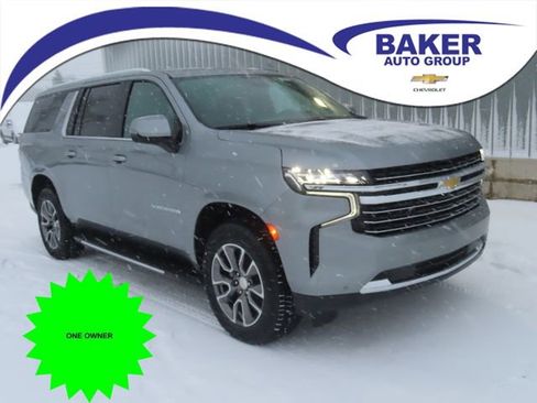 Used 2024 Chevrolet Suburban LT w/ Luxury Package image 1