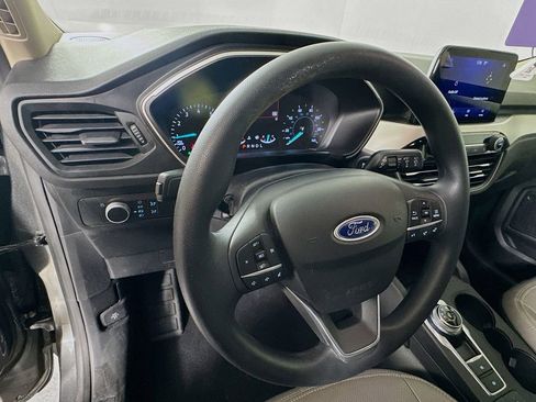 Used 2020 Ford Escape SE image 11