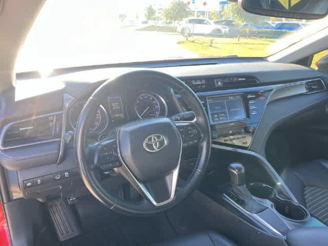 Used 2020 Toyota Camry SE w/ Convenience Package FWD image 15