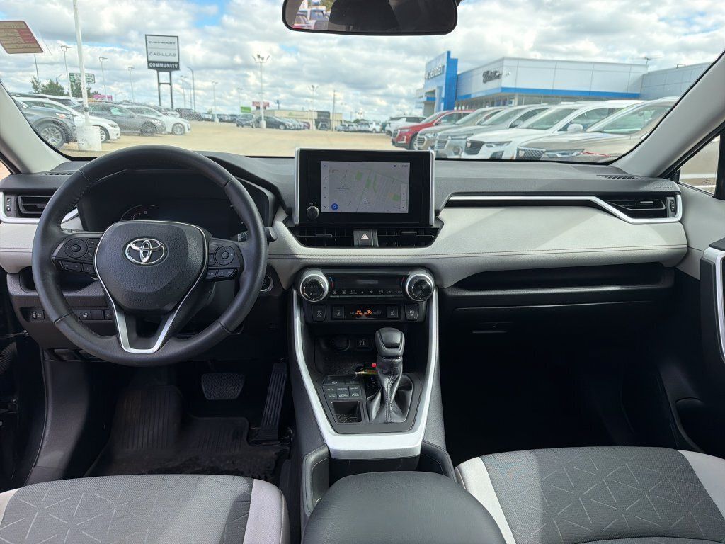 Used 2023 Toyota RAV4 XLE w/ Convenience Package AWD/4WD image 12