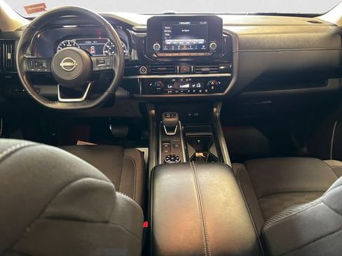 Used 2023 Nissan Pathfinder SV w/ SV Premium Package AWD/4WD image 11