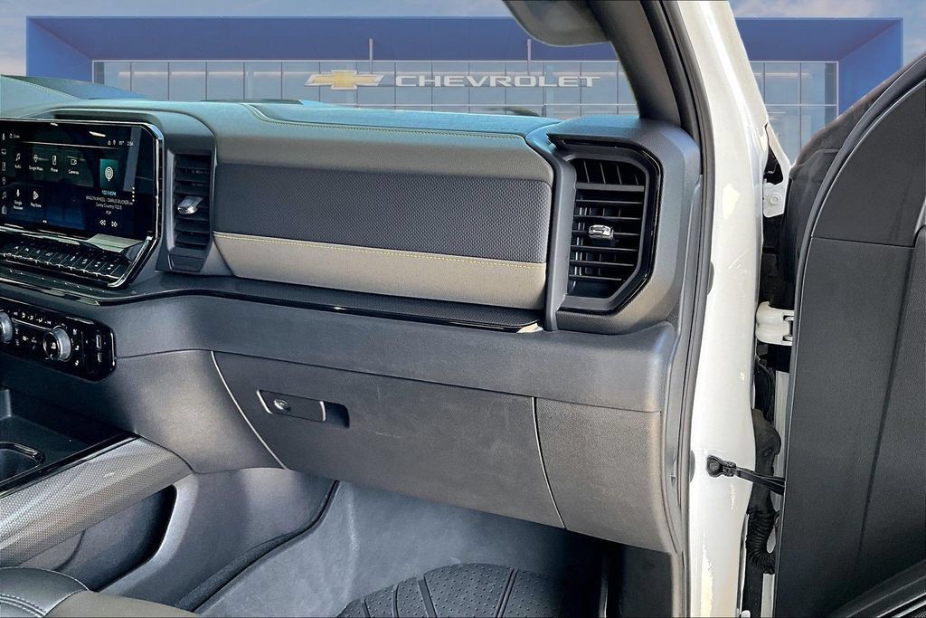 Used 2023 Chevrolet Silverado 1500 ZR2 w/ Technology Package AWD/4WD image 13
