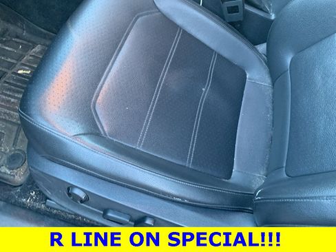 Used 2017 Volkswagen Passat 1.8T R-Line image 11