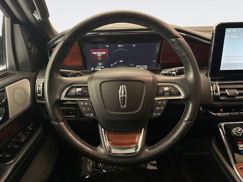 Used 2021 Lincoln Navigator L Reserve w/ Luxury Package AWD/4WD image 12