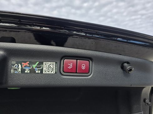 Used 2024 Mercedes-Benz C 300 Sedan image 40