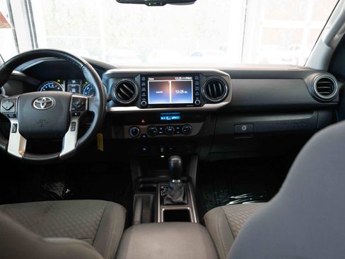 Used 2022 Toyota Tacoma SR5 image 20