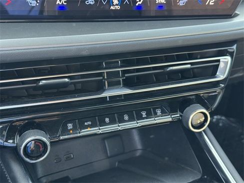 Certified 2025 Chevrolet Traverse LT image 13