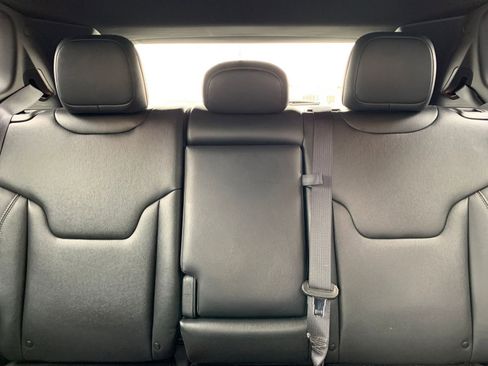 Used 2025 Jeep Compass Limited image 39