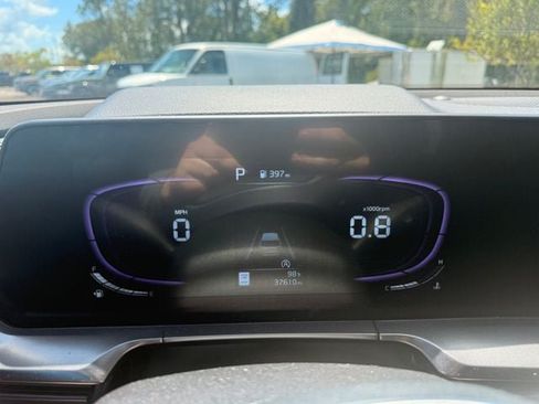 Used 2025 Kia Telluride S FWD image 3