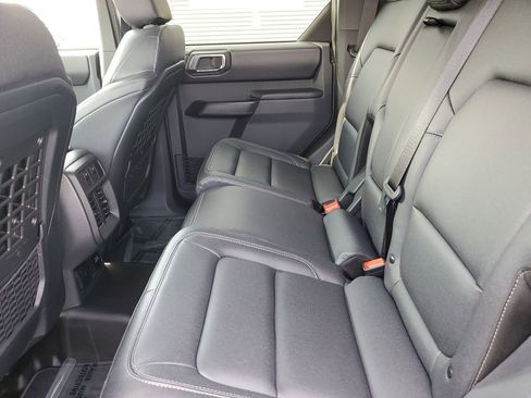 New 2025 Ford Bronco Badlands image 11