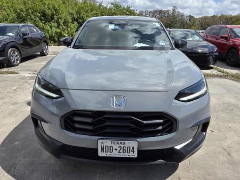 Used 2025 Honda HR-V Sport image 4