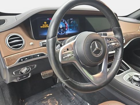 Used 2018 Mercedes-Benz S 560 Sedan image 16