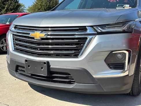 Used 2023 Chevrolet Traverse LT w/ Rear Camera Mirror Package AWD/4WD image 19