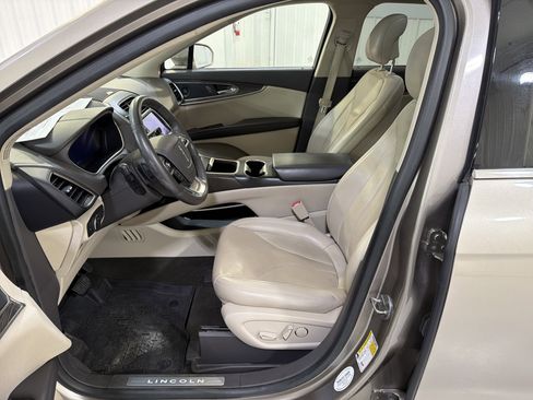 Used 2019 Lincoln Nautilus Reserve w/ Cargo Utility Package image 11