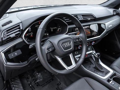 Certified 2025 Audi Q3 2.0T Premium Plus w/ Premium Plus Package image 10