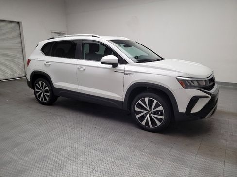 Used 2023 Volkswagen Taos SE image 11