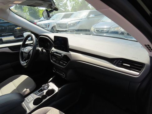 Used 2022 Ford Escape SE w/ Convenience Package FWD image 16