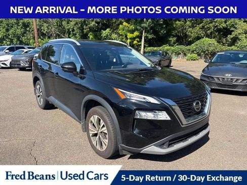 Used 2021 Nissan Rogue SV w/ Premium Package AWD/4WD image 3