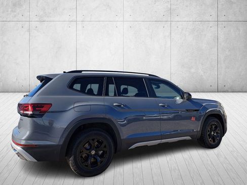 New 2026 Volkswagen Atlas Peak Edition image 5