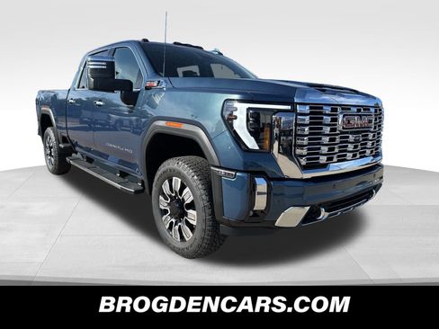 New 2026 GMC Sierra 3500 Denali w/ Denali Reserve Package image 10