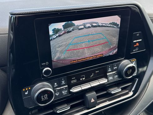 Used 2023 Toyota Highlander XSE FWD image 13