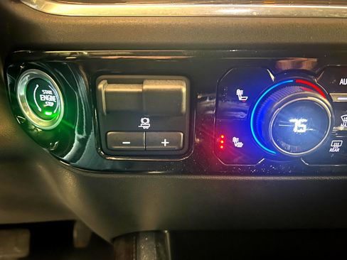 Used 2022 Chevrolet Silverado 1500 RST image 33