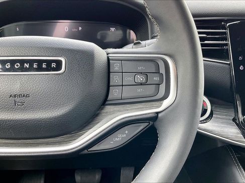 Used 2024 Jeep Wagoneer L Series II w/ Flexible Seating Group image 11