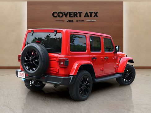 Used 2024 Jeep Wrangler Unlimited Sahara AWD/4WD image 5