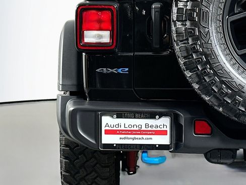 Used 2024 Jeep Wrangler Unlimited AWD/4WD image 17